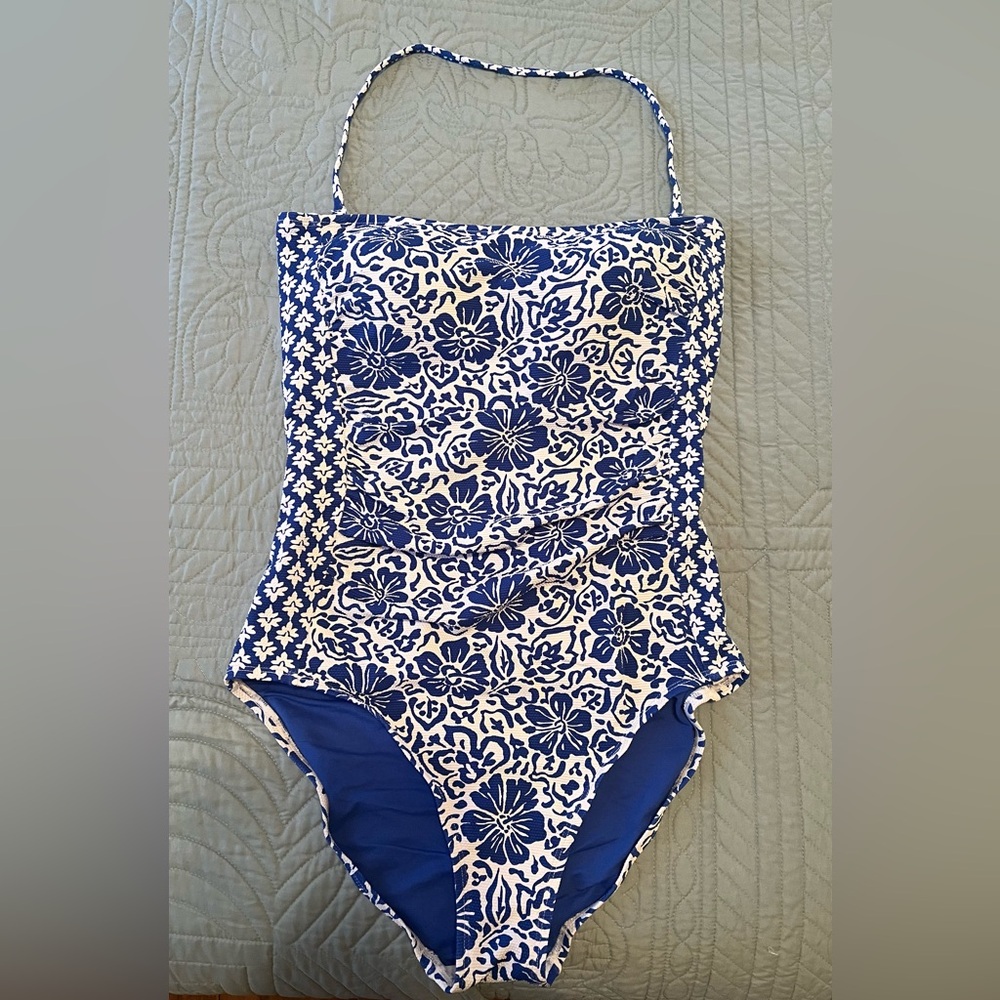 NWOT Tommy Bahama Blue/White Floral Swimsuit.  Size 16